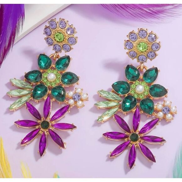 💜 Betsey Johnson sparkling & colorful drop dangle flower earrings 💜 - Picture 2 of 7